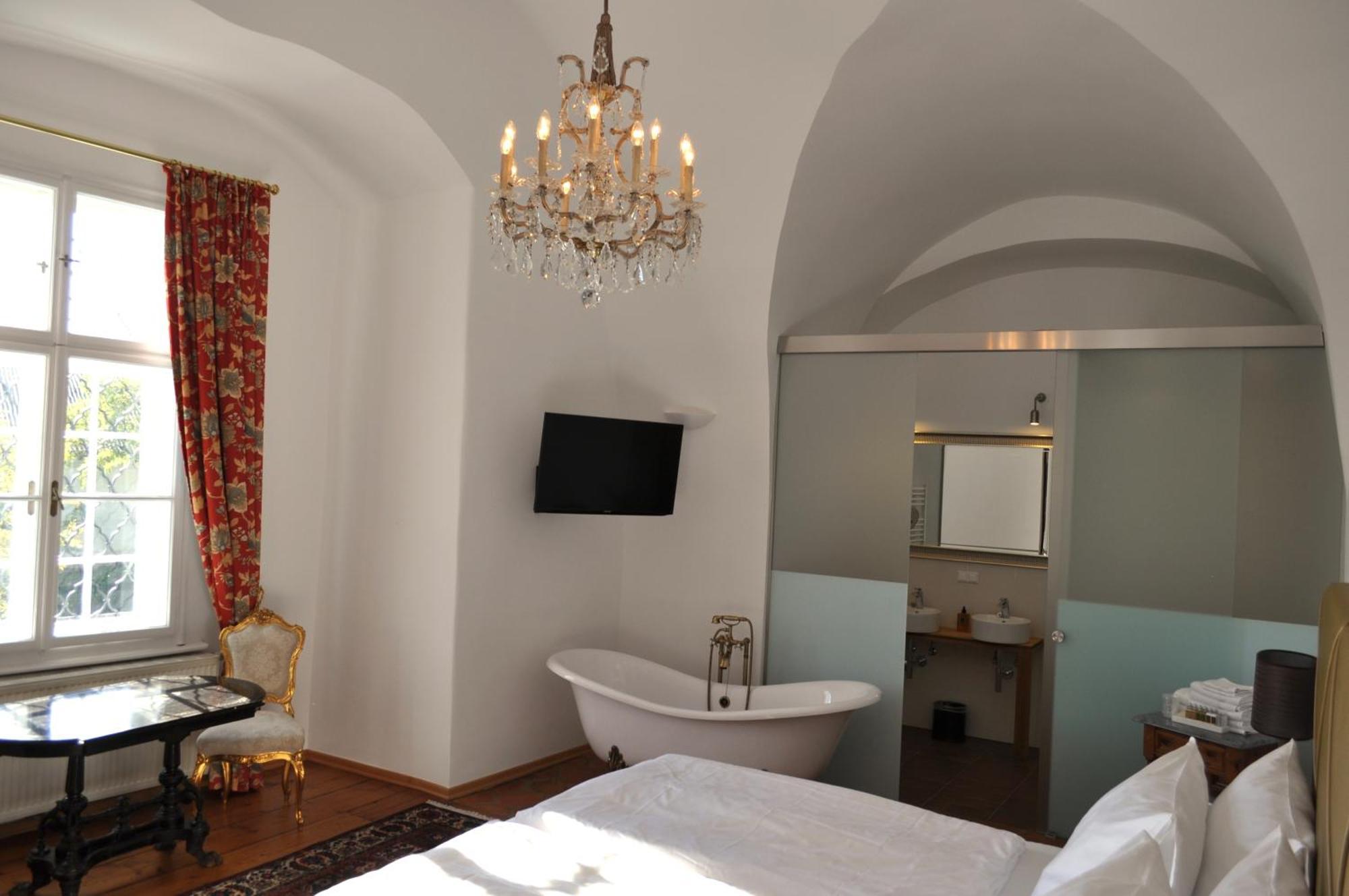 Schlosshotel Mailberg Bagian luar foto