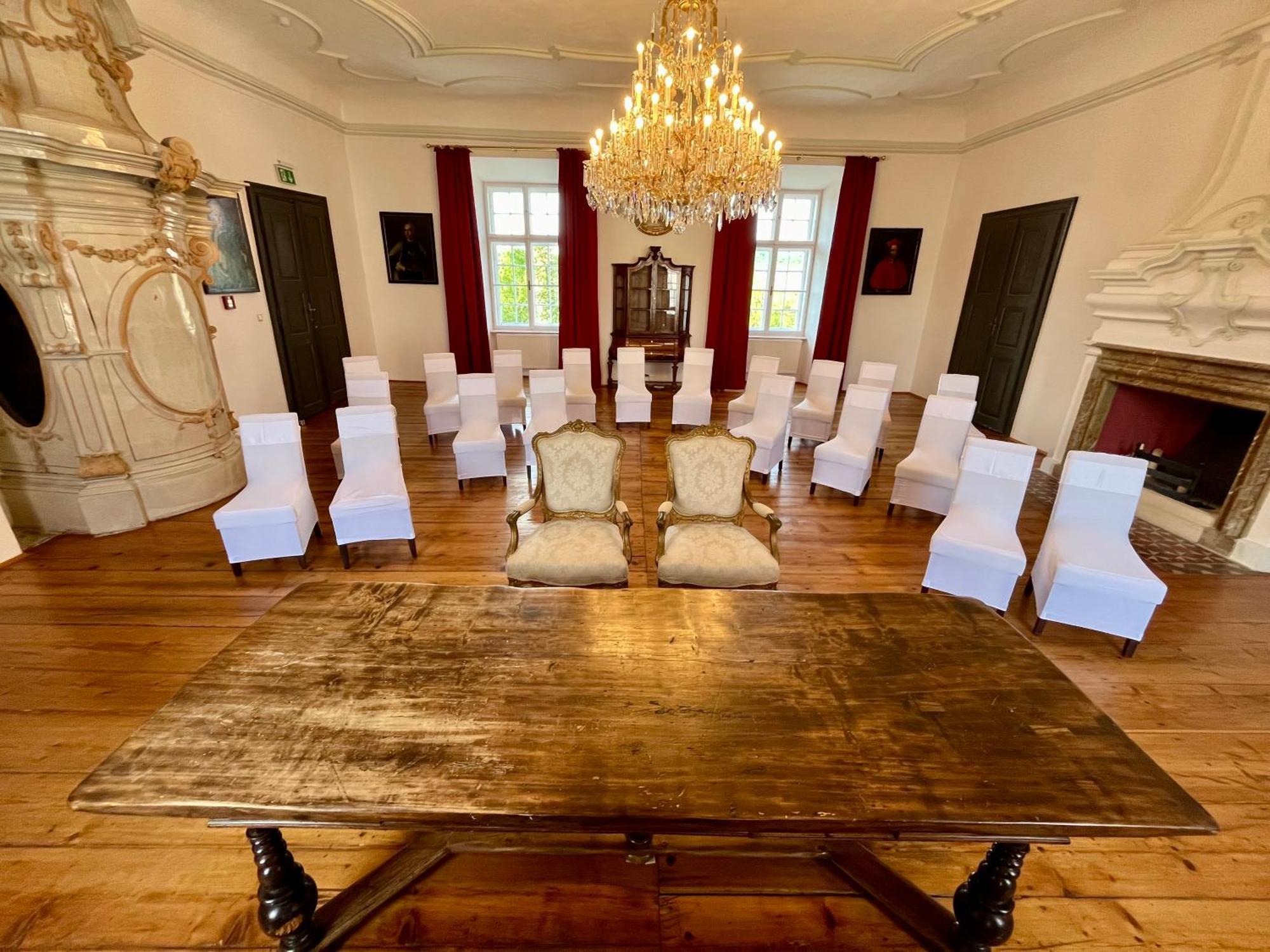 Schlosshotel Mailberg Bagian luar foto