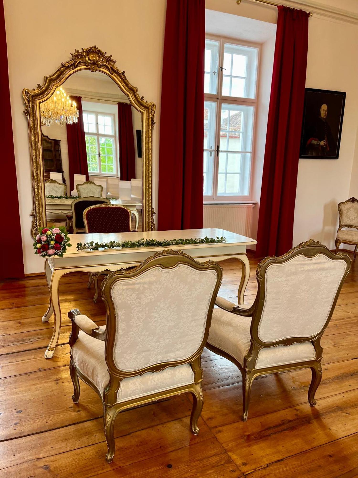 Schlosshotel Mailberg Bagian luar foto