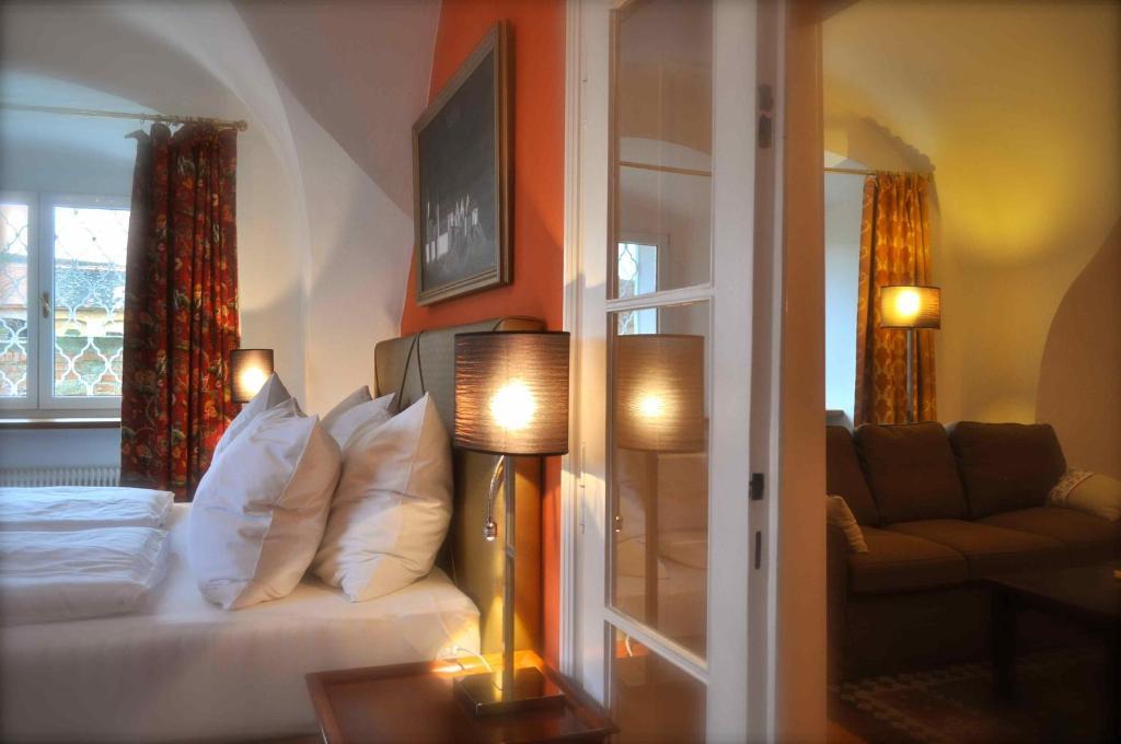Schlosshotel Mailberg Ruang foto
