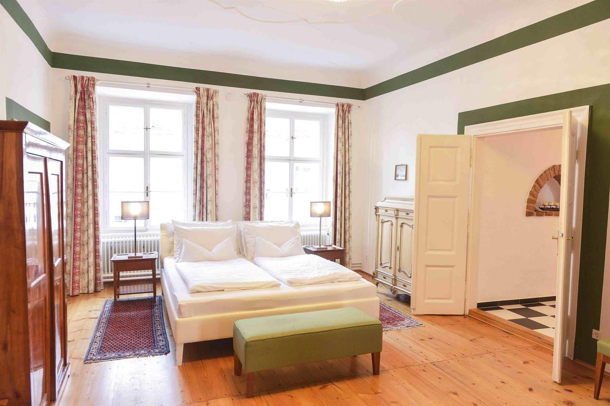 Schlosshotel Mailberg Bagian luar foto